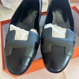 Elegant Black Leather Women's Loafers